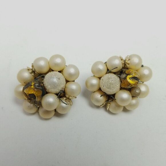 Vintage Beaded Cluster Clip On Earrings, Cream Faux Pearls, Made in Japan - Picture 2 of 7